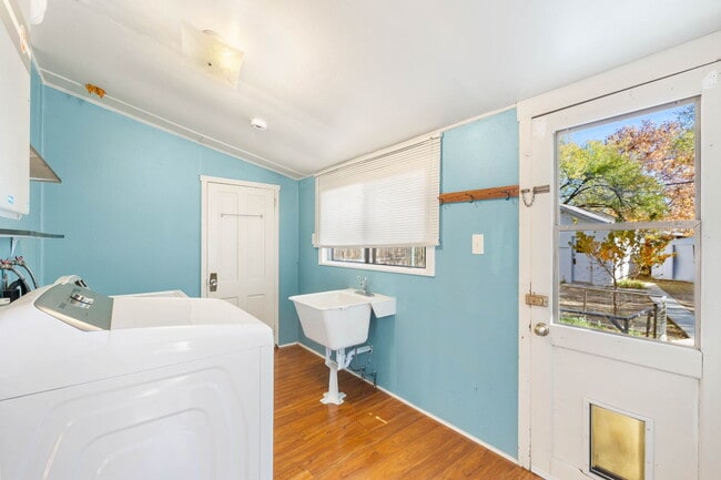 Building Photo - 113 Garden St