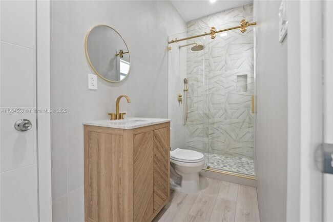 Building Photo - 129 SW 9th Ave