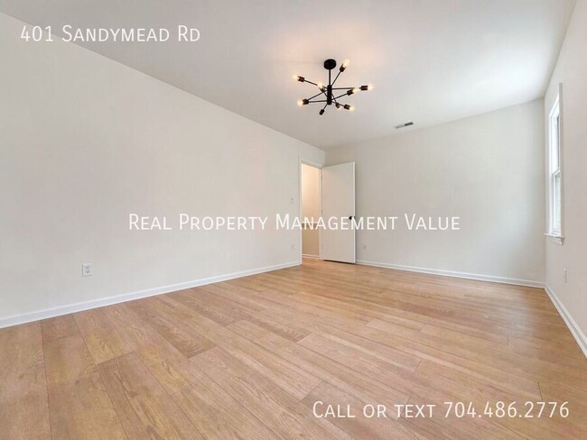 Building Photo - 401 Sandymead Rd