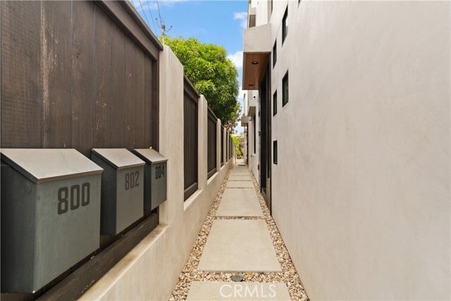 Building Photo - 802 Bard St