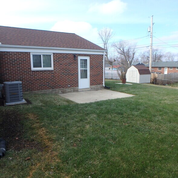 Building Photo - 218 Crosswell Ave