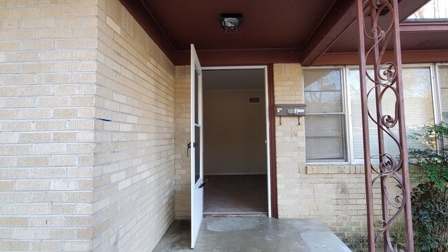 Building Photo - 3208 Whitfield St