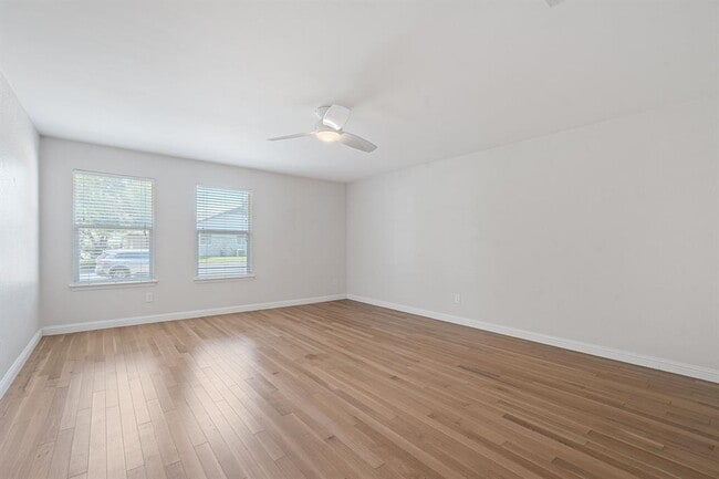 Building Photo - 6550 Fair Valley Trail