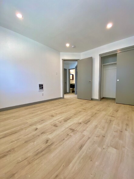 Building Photo - 635 N Delaware St