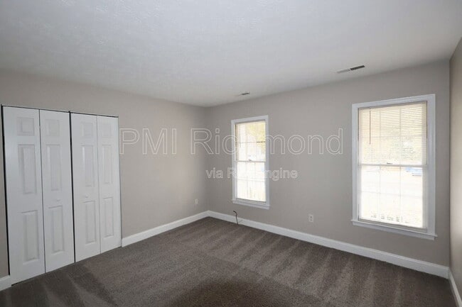 Building Photo - 2801 Pine Meadows Cir