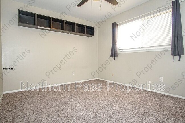 Building Photo - 5125 Round Rock Dr
