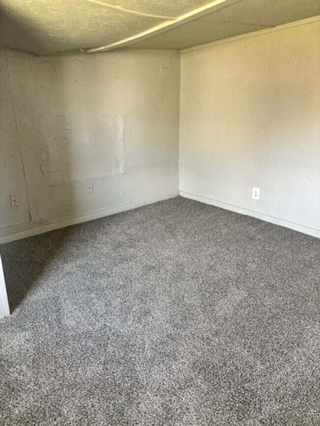 Building Photo - 1425 Ulhorn Street, Evansville, Indiana 47710