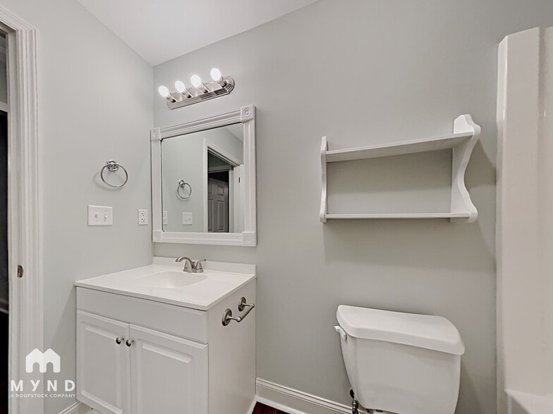 Building Photo - 722 Deans Ferry Rd