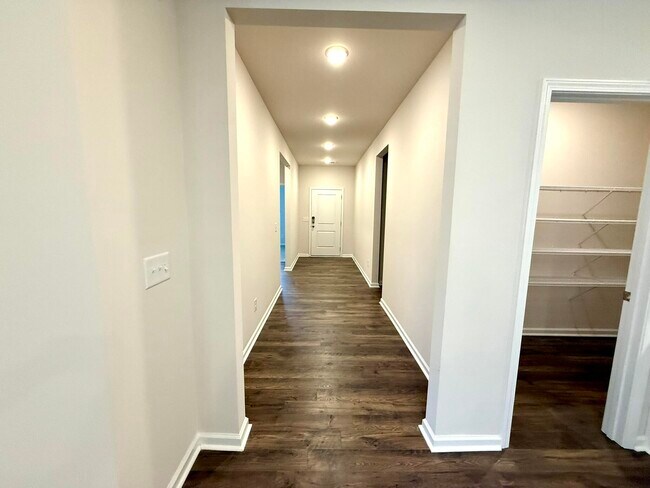 Building Photo - 9068 Malahide Ln