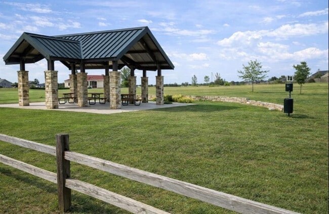 Building Photo - 1052 Hot Spring Valley