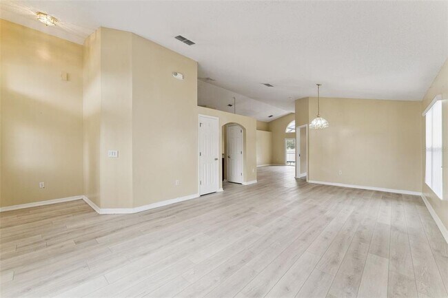 Building Photo - 439 Majesty Dr