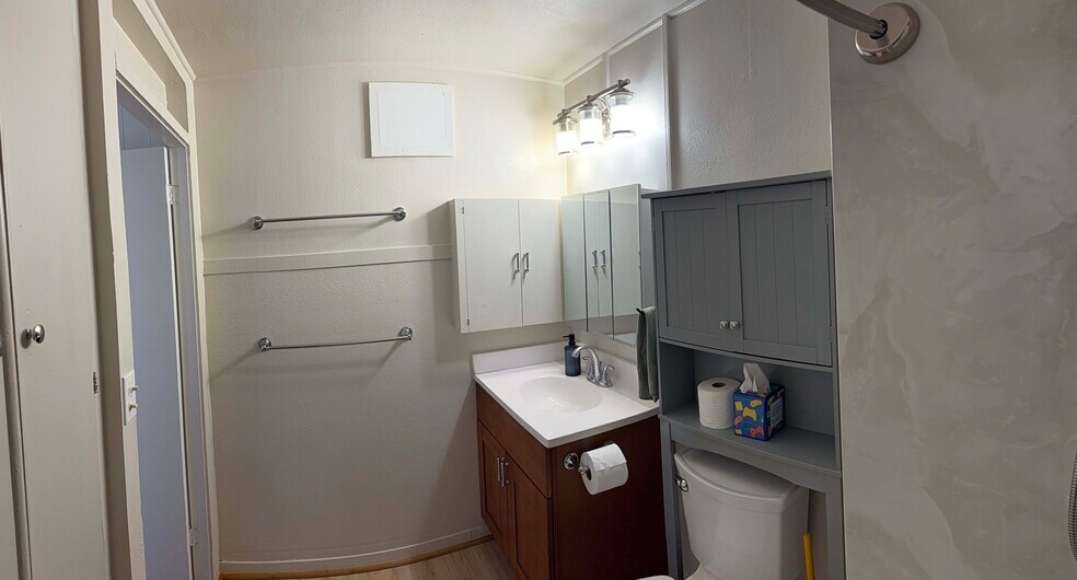Building Photo - 448 Ulupaina St