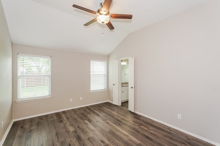 Building Photo - 1320 Sierra Blanca Dr