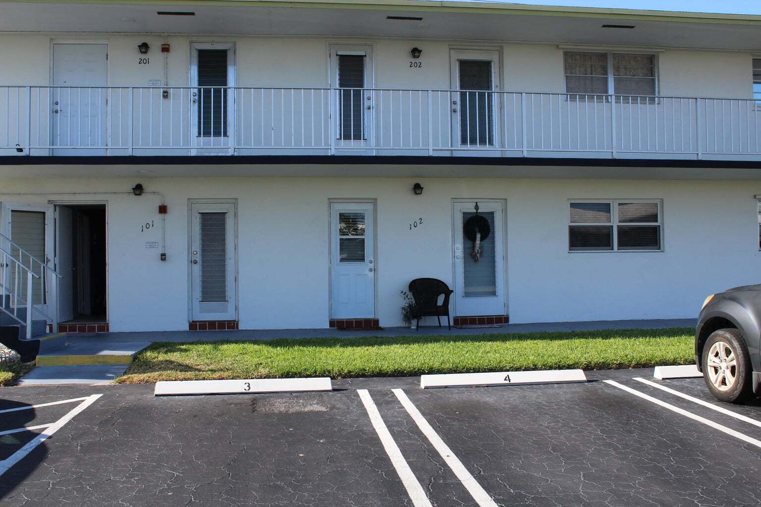 Building Photo - 1113 Lake Ter