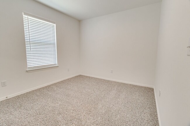Building Photo - Brand New 4 Bed Home!