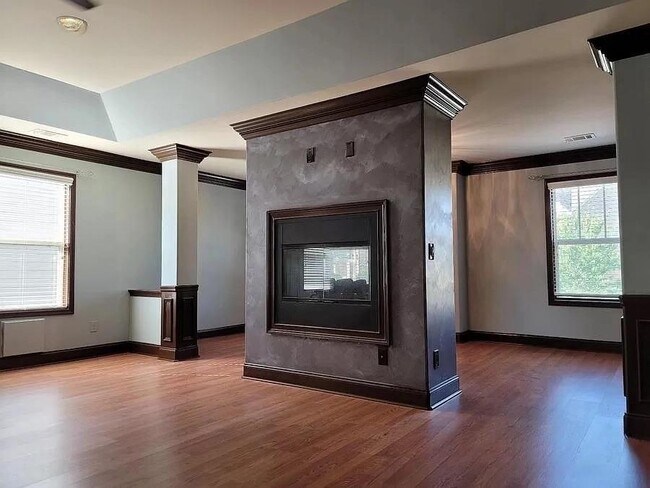 Building Photo - 3756 Lake Haven Way