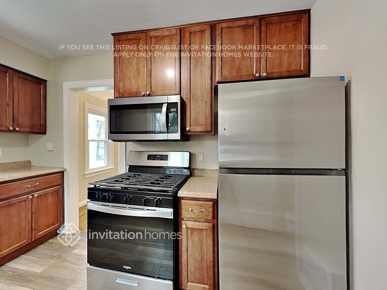 Building Photo - 6607 Logan Ave S