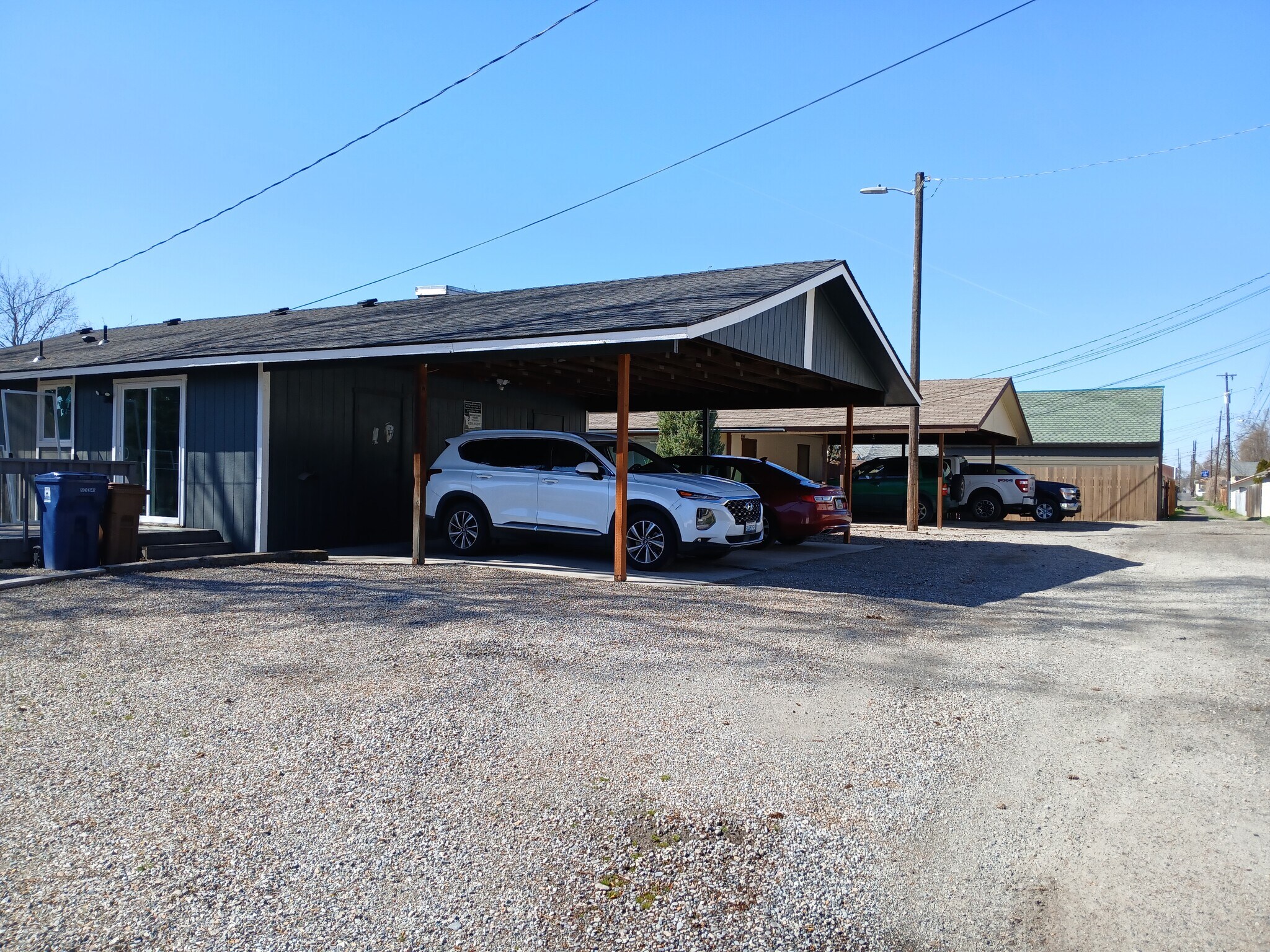 Building Photo - 1827 E Glass Ave
