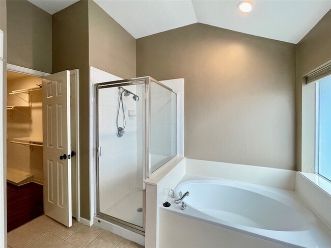 Building Photo - 1602 Lawick Cir