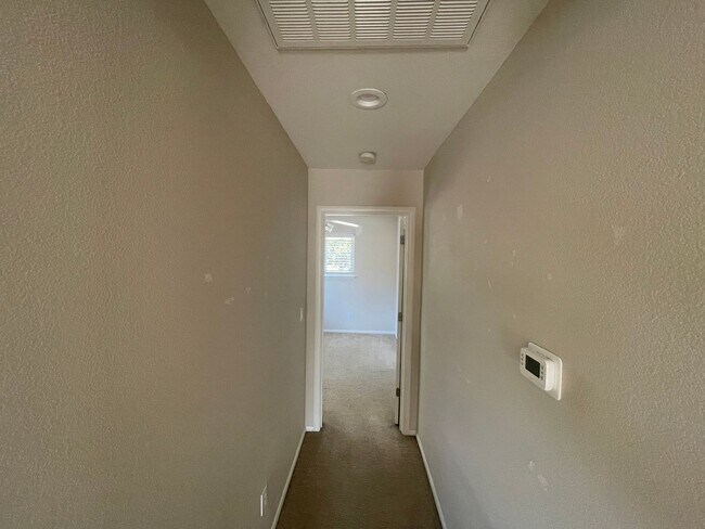 Building Photo - 854A Shearer St