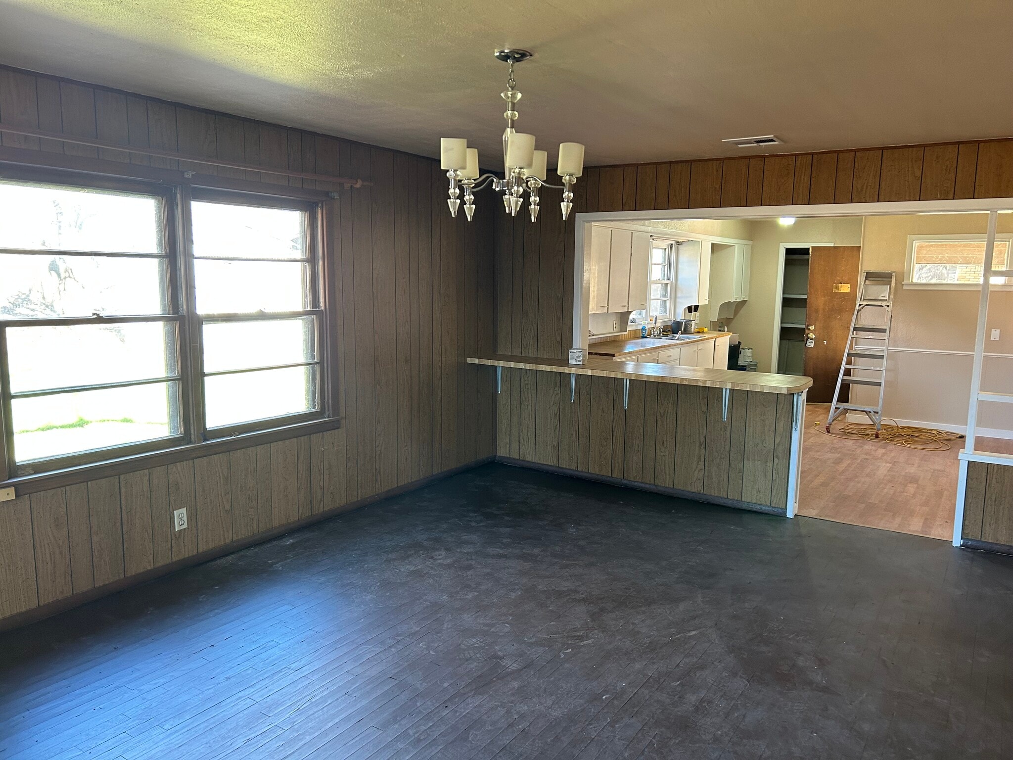 From Living room to kitchen - 2207 Briggs St