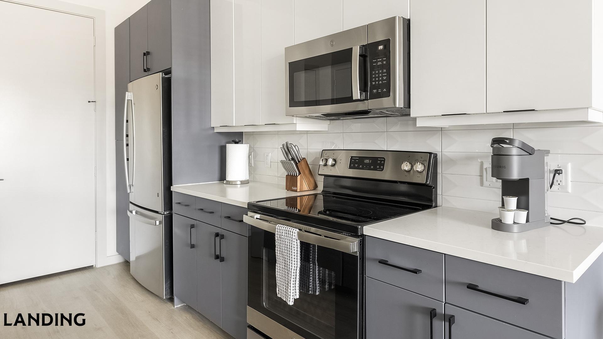 Building Photo - 1345 E 15th St