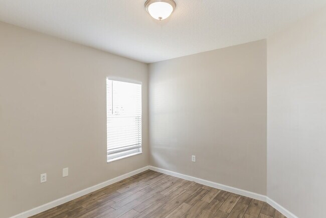 Building Photo - 22726 Sills Loop
