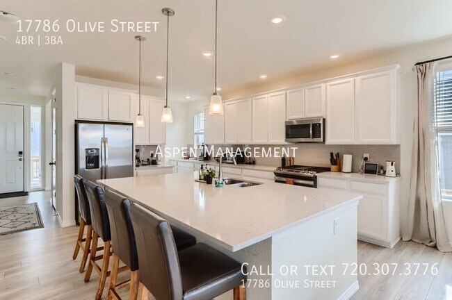 Building Photo - Bright and spacious 4BR, 3BA! Great location!