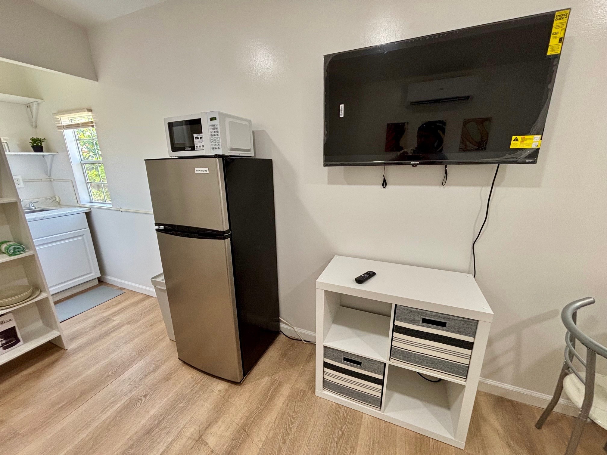 Building Photo - 1321 N 69th Way