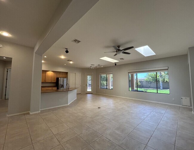 Building Photo - 26041 N Fernbush Dr