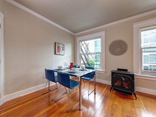 Building Photo - 1104 SW Columbia St