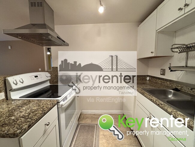 Building Photo - 323 S 30th St