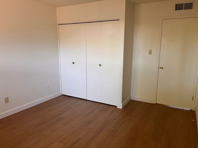 Building Photo - AWESOME TEMPE HOME!!