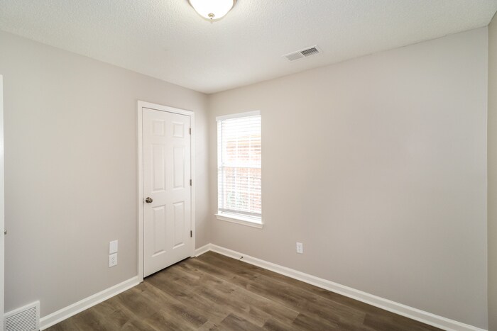 Building Photo - 10092 Cross Ridge Rd