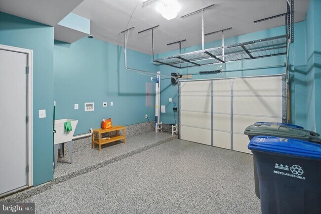 Building Photo - 621 Parkside Pl NE