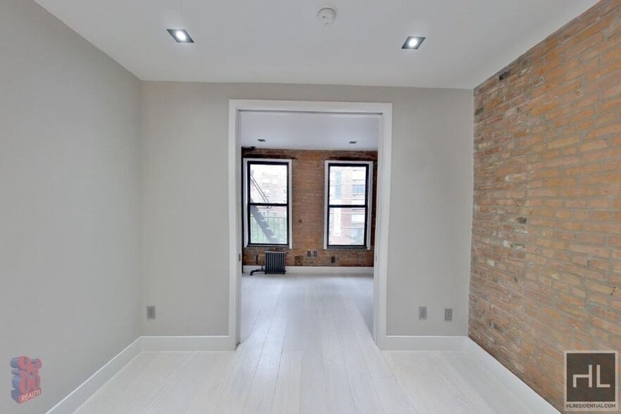 Building Photo - Second Avenue