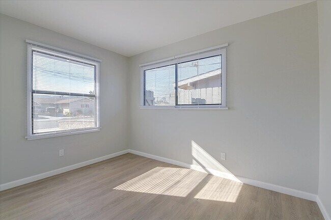 Building Photo - 12931 Morene St