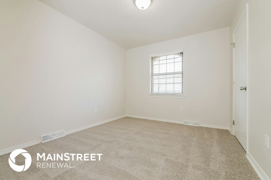 Building Photo - 1417 N Blue Mills Rd