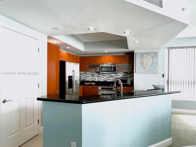 Building Photo - 231 Riverside Dr