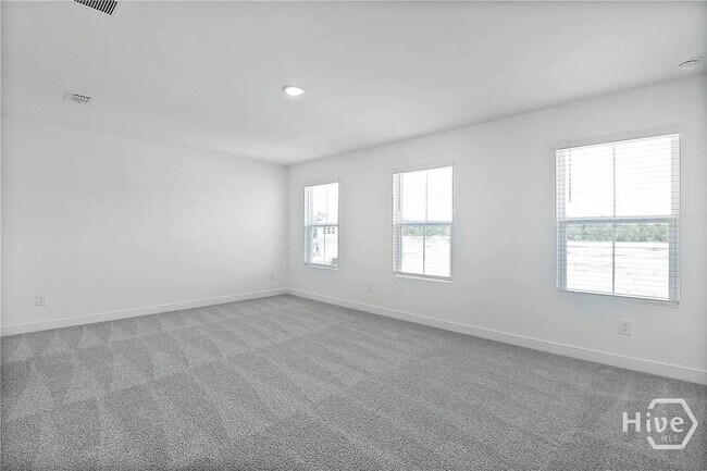 Building Photo - 176 Kingswood Cir