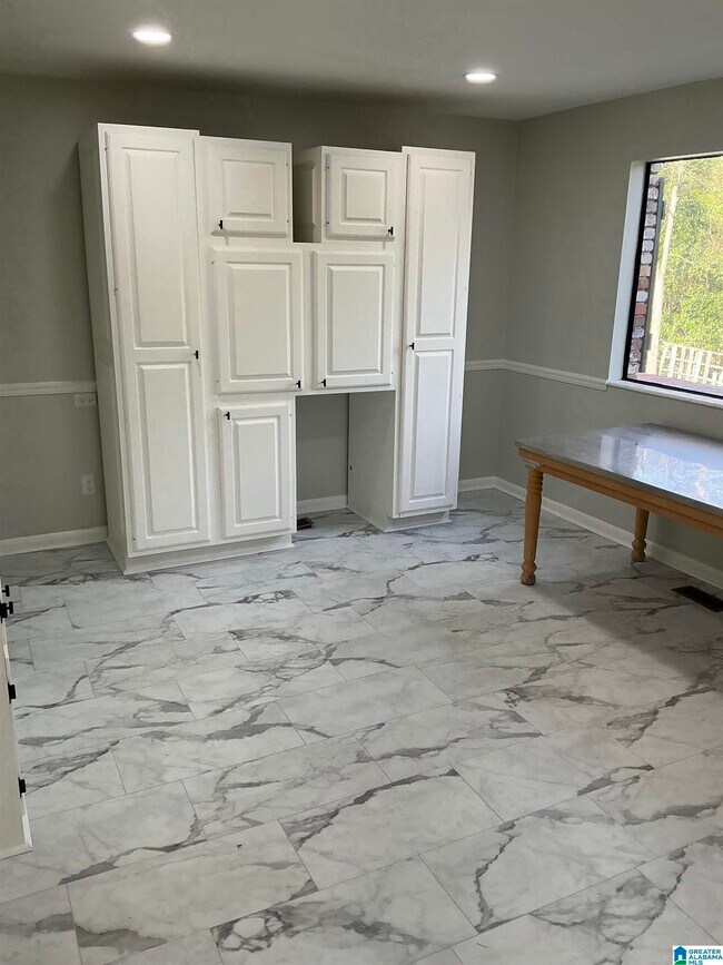 Building Photo - 4866 Overton Rd