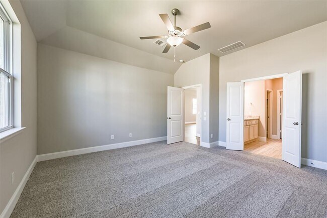 Building Photo - 745 Lake Lacosta Dr