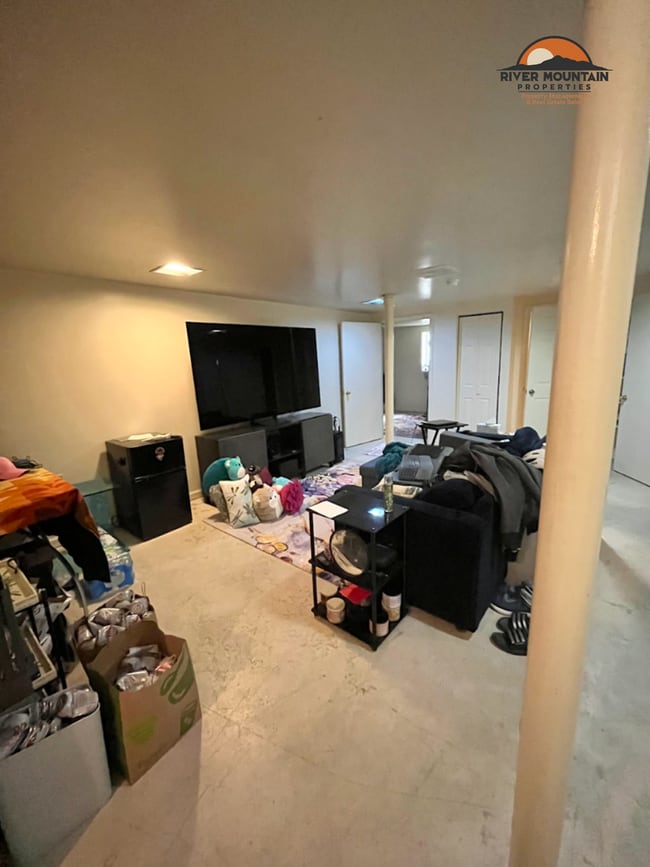 Building Photo - 3 Bedroom Home with Carport in Blacksburg