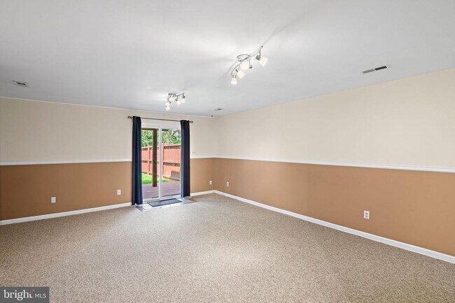 Building Photo - 3305 Cheverly Ct