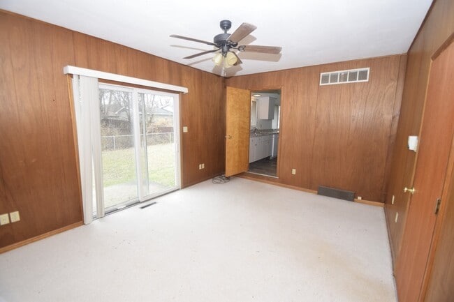 Building Photo - 3 bed / 3 bath Home for Rent in Hobart