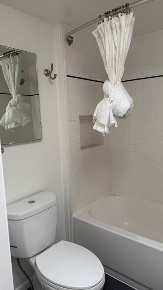 Primary Bath - 710 Pacific Avenue