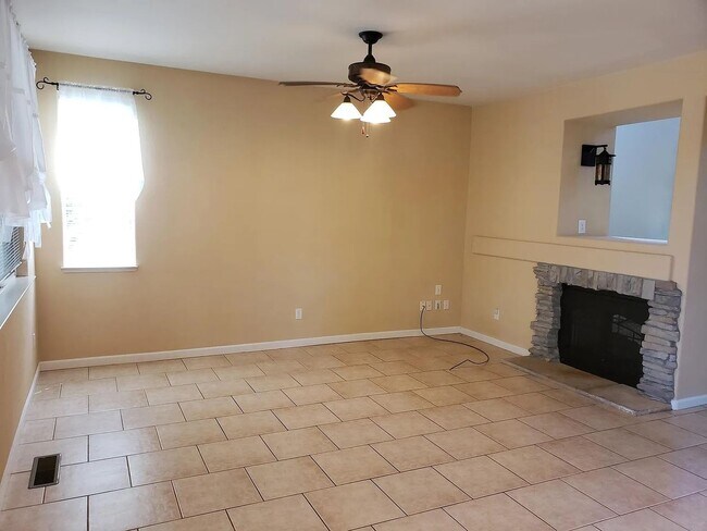 Building Photo - Coming Soon – Beautifully Upgraded North Valleys Rental!