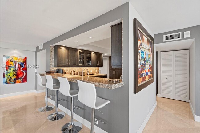 Building Photo - 1920 S Ocean Dr