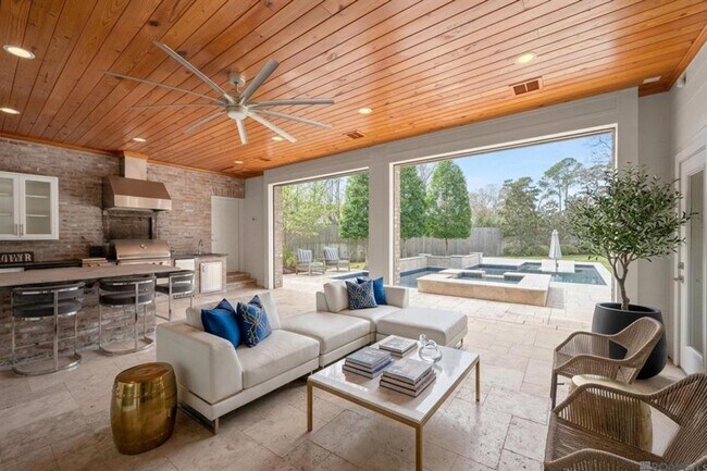 Building Photo - 4 Bedroom Luxury Rental located near Bocage | Private Pool | Mother In Law Suite