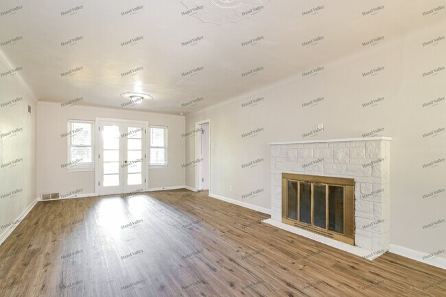 Building Photo - 242 Wooster Dr